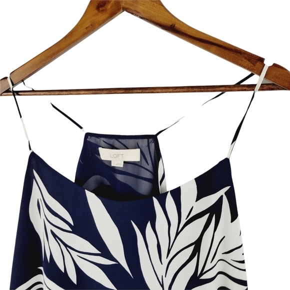 ❤️ Loft blue and white tropical top size L - Picture 2 of 9